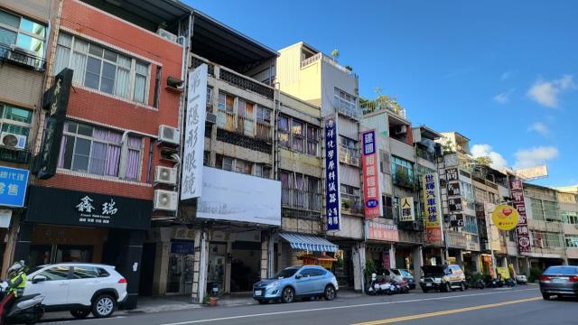 高雄新興區透天-1