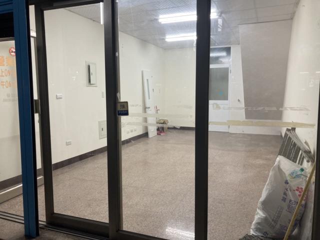 高雄左營店面-2