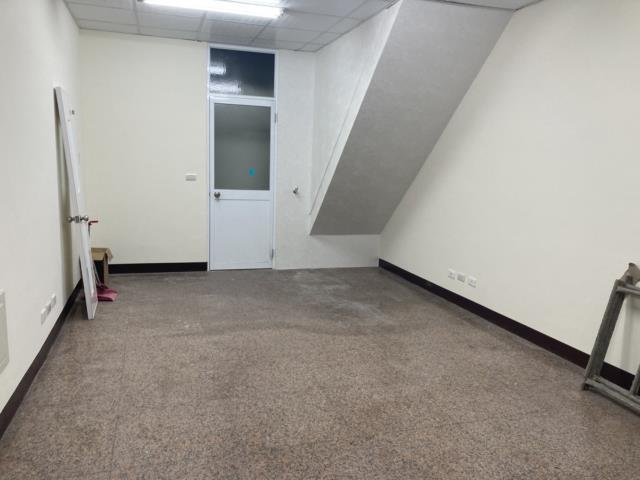 高雄左營店面-3