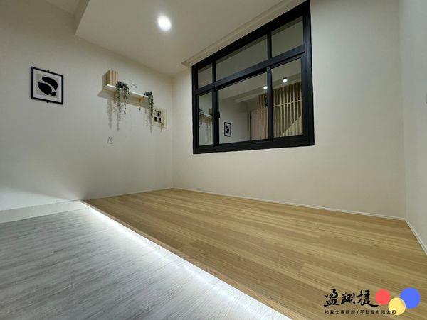 高雄前鎮透天-1