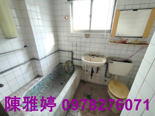 高雄新興區透天-8