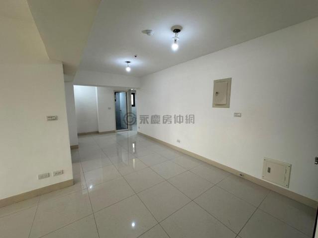 高雄新興區大樓-1