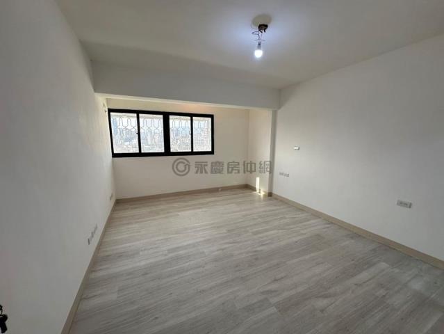 高雄新興區大樓-5