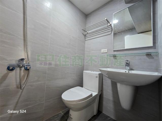 高雄新興區大樓-8