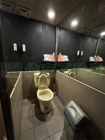 高雄新興區大樓-9