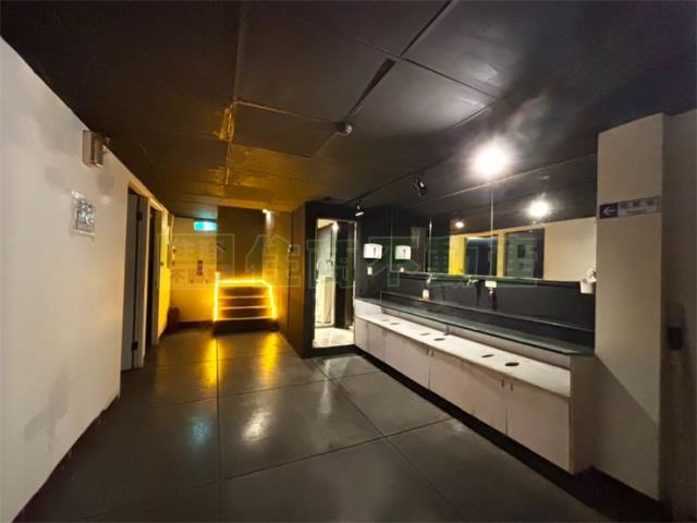 高雄新興區大樓-6