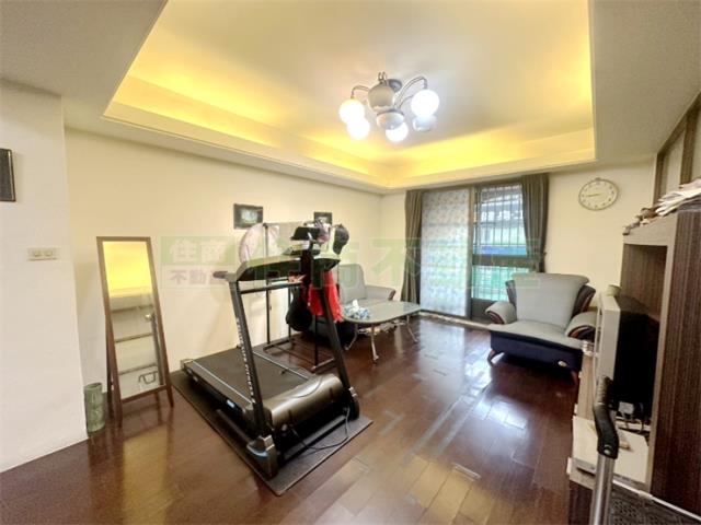 高雄新興區大樓-1