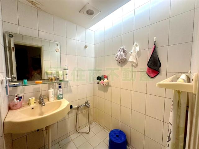 高雄新興區大樓-5