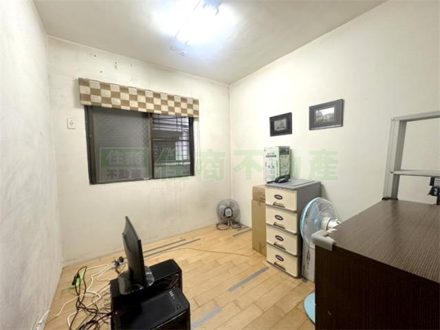 高雄新興區大樓-6