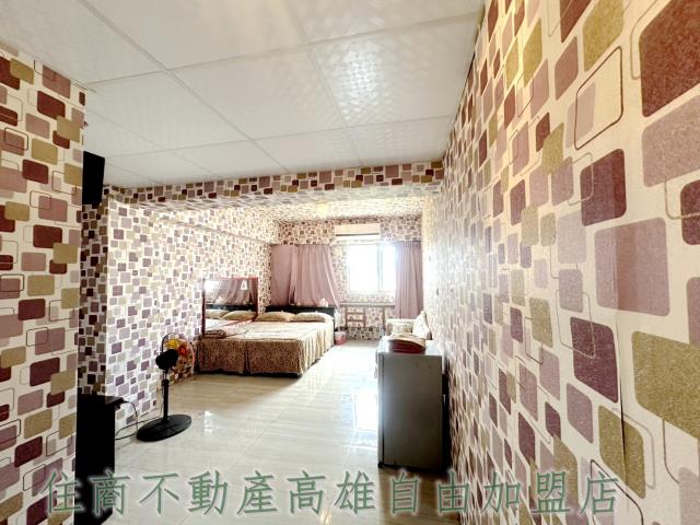 高雄新興區大樓-7