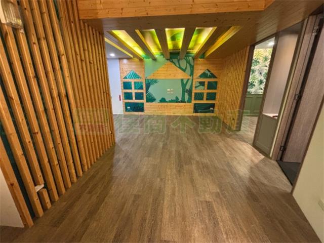 高雄新興區大樓-13