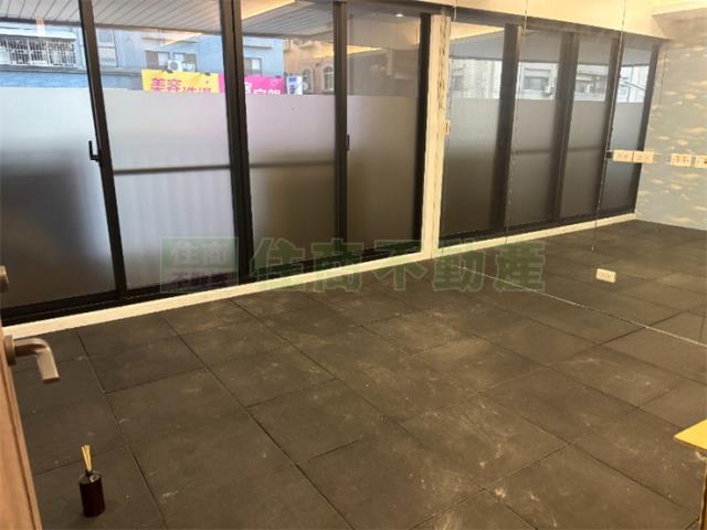 高雄新興區大樓-1