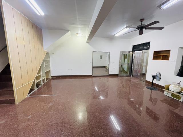 高雄新興區公寓-1