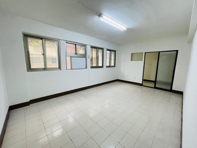 高雄新興區公寓-6