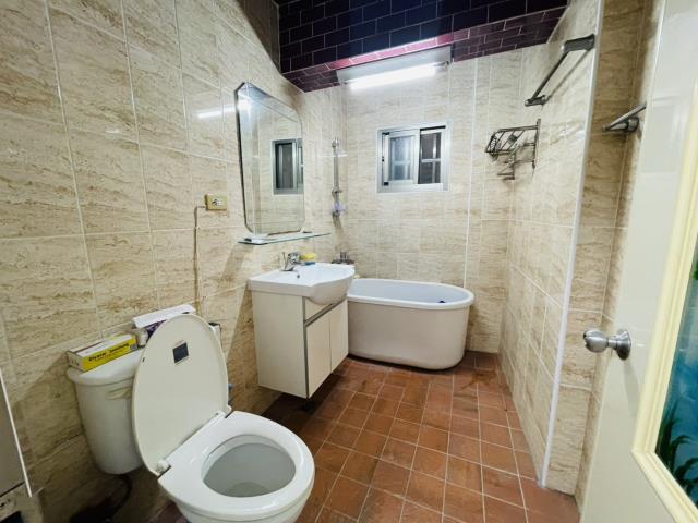 高雄新興區公寓-8