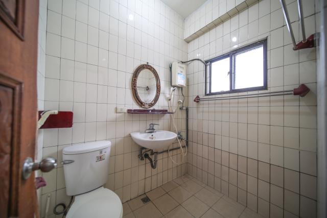 高雄鼓山透天-12