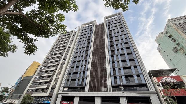 高雄新興區大樓-12