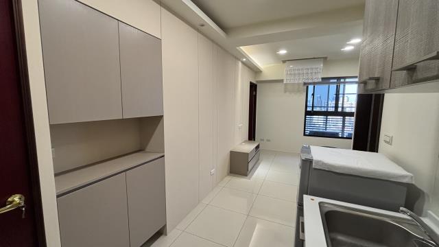 高雄新興區大樓-2