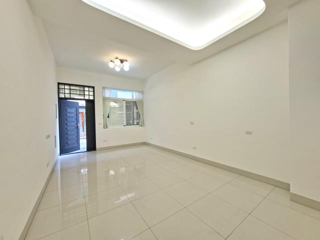 高雄苓雅透天-1